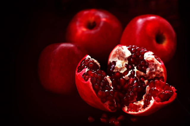 pomegranate-5113405_1280-1.png